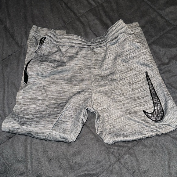 Nike sweatpants - Picture 1 of 3